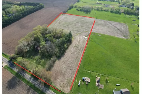 7007 Johnson Rd, Hebron, IL 60034 photo 4