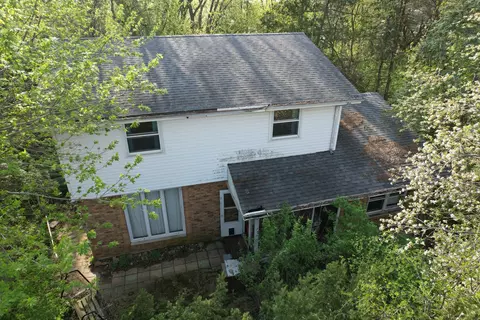7007 Johnson Rd, Hebron, IL 60034