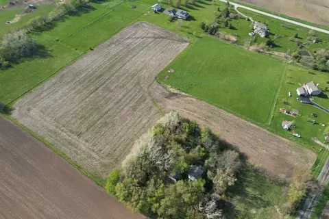7007 Johnson Rd, Hebron, IL 60034 photo 5