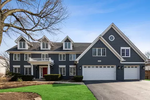 16 Kingsbury Ct, Oak Brook, IL 60523