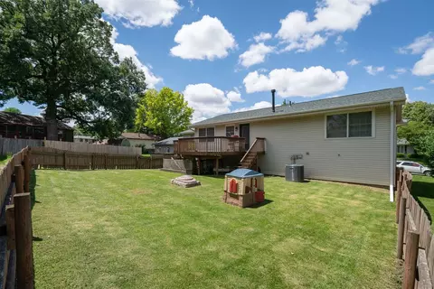 Exterior - 3 Timberview Dr, Bloomington, IL 61701 photo 13 of 13