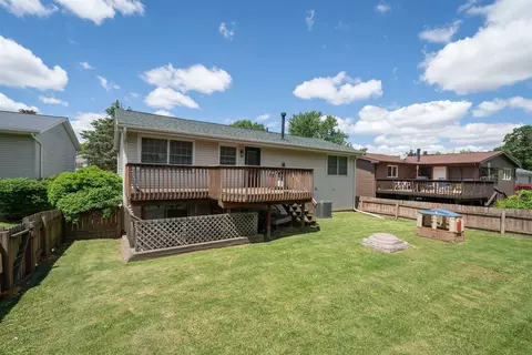 Exterior - 3 Timberview Dr, Bloomington, IL 61701 photo 10 of 13