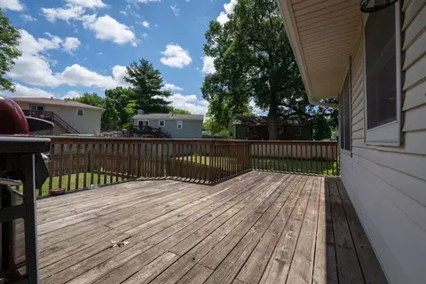 Exterior - 3 Timberview Dr, Bloomington, IL 61701 photo 7 of 13