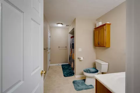 Bath - 3 Timberview Dr, Bloomington, IL 61701 photo 1 of 3