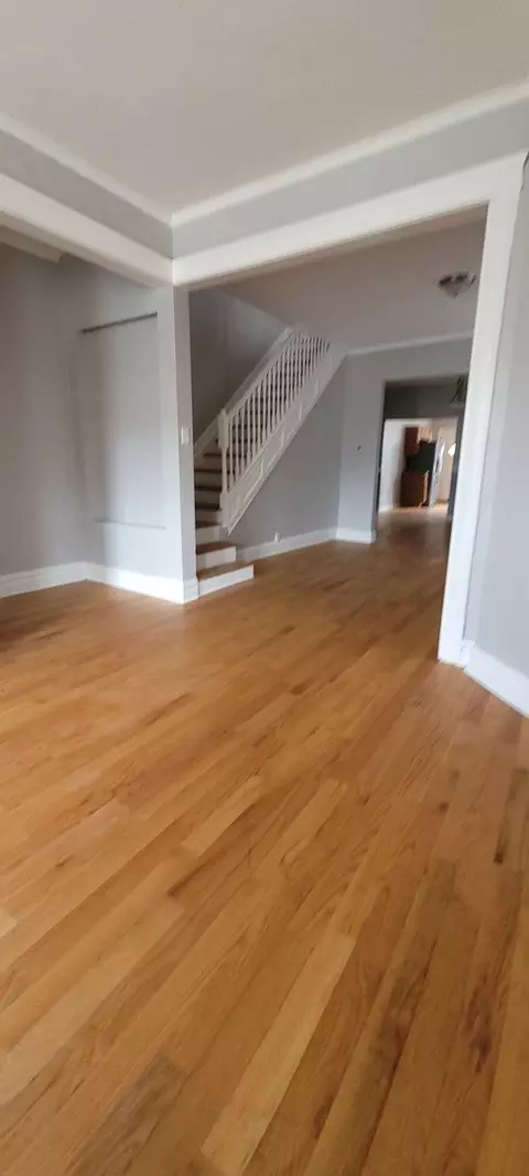 2623 E 74th St, Chicago, IL 60649 photo 2