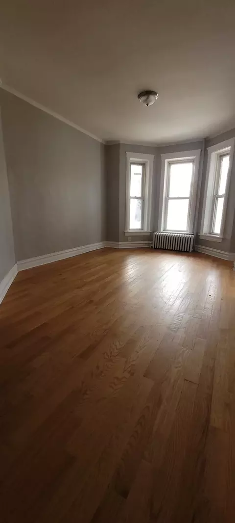 2623 E 74th St, Chicago, IL 60649 photo 3
