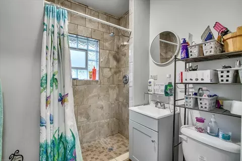 Bath - 496 S Nelson Ave, Kankakee, IL 60901 photo 2 of 2