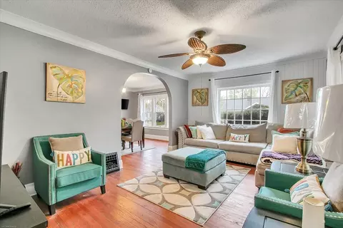 Living - 496 S Nelson Ave, Kankakee, IL 60901 photo 1 of 2