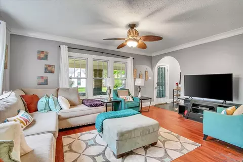 Living - 496 S Nelson Ave, Kankakee, IL 60901 photo 2 of 2