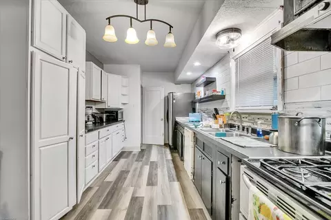Kitchen - 496 S Nelson Ave, Kankakee, IL 60901 photo 2 of 3