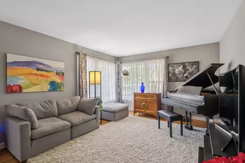 Living - 14 Forest Ave, River Forest, IL 60305 photo 1 of 3