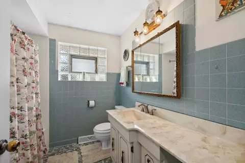 Bath - 14 Forest Ave, River Forest, IL 60305 photo 1 of 2