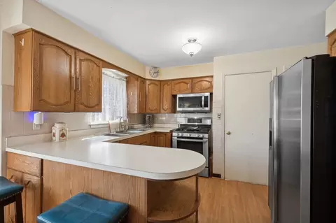 Kitchen - 14 Forest Ave, River Forest, IL 60305 photo 1 of 2