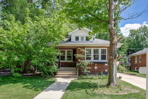 Exterior - 921 Webster Ave, Wheaton, IL 60187 photo 2 of 5