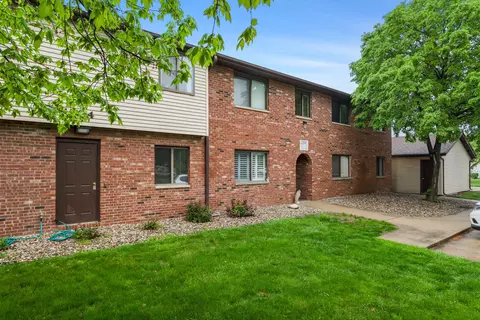 1204 Dean Dr #8, Urbana, IL 61802