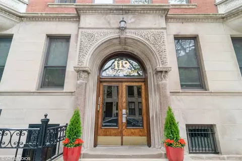 119 W Chestnut St #2W, Chicago, IL 60610