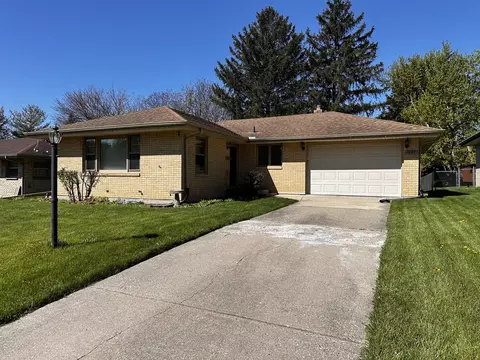 1027 Emerson Dr, Rockford, IL 61108