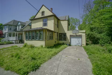 623 W 3rd St, Dixon, IL 61021