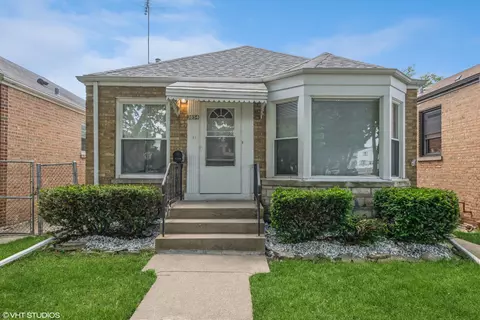 3854 N Paris Ave, Chicago, IL 60634