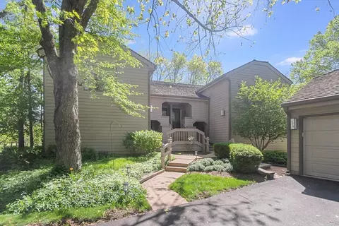 170 Timber Ridge Ln # A, Lake Barrington, IL 60010