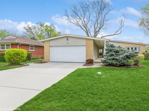609 S School St, Mount Prospect, IL 60056