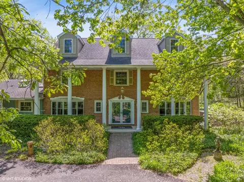 46 Old Hart Rd, Barrington Hills, IL 60010