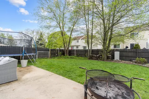 450 Summersweet Ln, Bartlett, IL 60103 photo 3