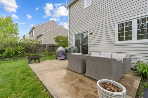 450 Summersweet Ln, Bartlett, IL 60103 photo 4