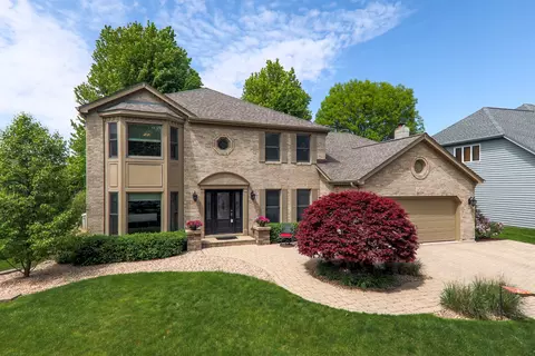 3723 Falkner Dr, Naperville, IL 60564
