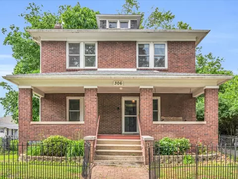 306 W Elm St, Urbana, IL 61801