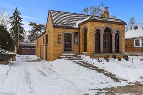 105 Elizabeth St, Calumet City, IL 60409