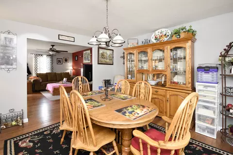 Dining - 906 Bull St, Normal, IL 61761 photo 3 of 3