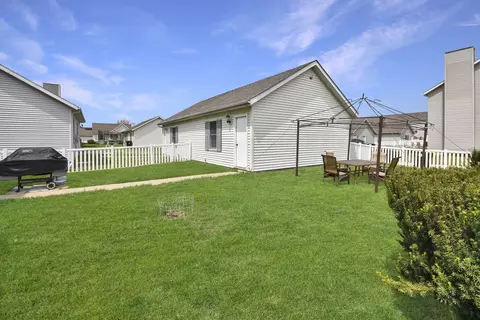 Exterior - 906 Bull St, Normal, IL 61761 photo 3 of 3