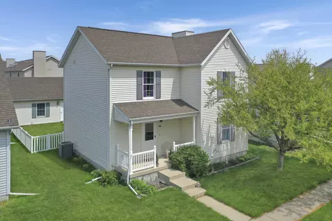 906 Bull St, Normal, IL 61761