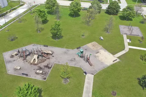 View/Area - 906 Bull St, Normal, IL 61761 photo 5 of 6