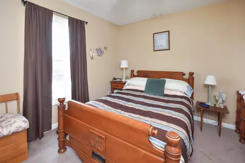 Bedroom - 906 Bull St, Normal, IL 61761 photo 3 of 4