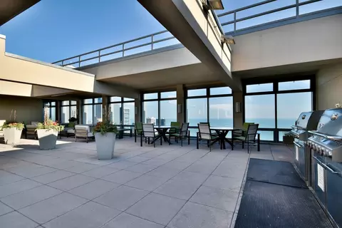 Exterior - 65 E Monroe St #4420, Chicago, IL 60603 photo 2 of 10