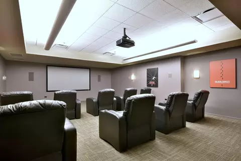 Living - 65 E Monroe St #4420, Chicago, IL 60603 photo 3 of 4