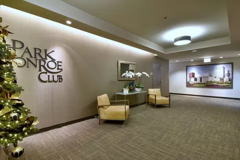 Living - 65 E Monroe St #4420, Chicago, IL 60603 photo 1 of 4