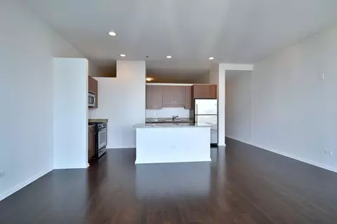 Kitchen - 65 E Monroe St #4420, Chicago, IL 60603 photo 4 of 10