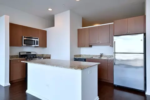 Kitchen - 65 E Monroe St #4420, Chicago, IL 60603 photo 7 of 10