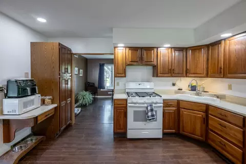 109 N West St, Downs, IL 61736 photo 22