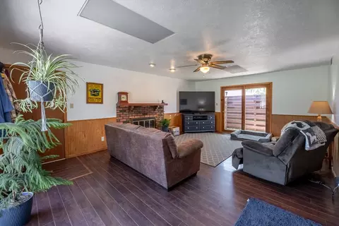 109 N West St, Downs, IL 61736 photo 23