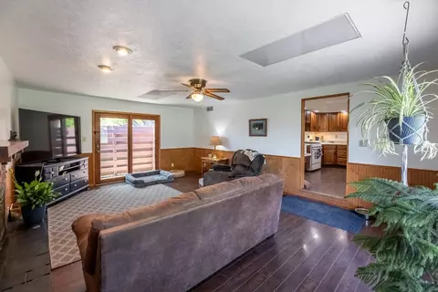 109 N West St, Downs, IL 61736 photo 24