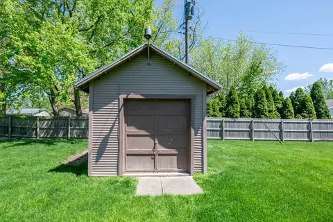 109 N West St, Downs, IL 61736 photo 9