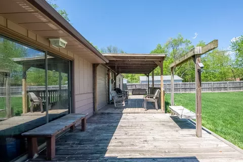 109 N West St, Downs, IL 61736 photo 7