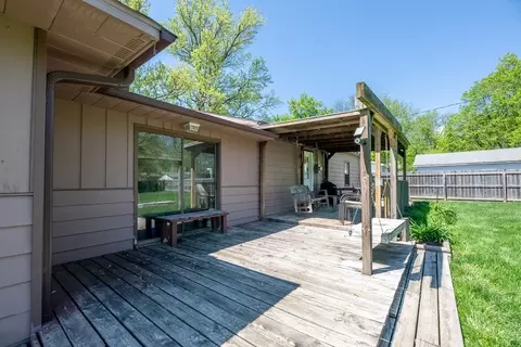 109 N West St, Downs, IL 61736 photo 6