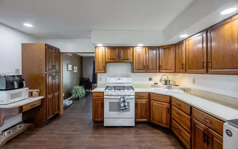 109 N West St, Downs, IL 61736 photo 18