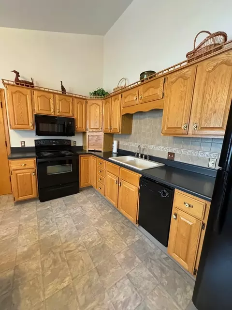 1102 S Hill Dr, Dixon, IL 61021 photo 3