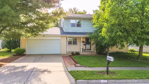 206 Foster Dr, Normal, IL 61761